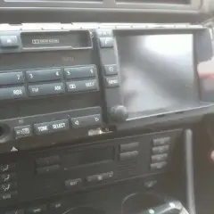 Gdzie jest tuner radiowy w BMW E39? Oto, co musisz wiedzieć