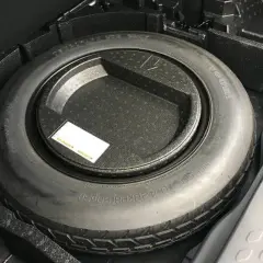 Gdzie jest koło zapasowe w Toyota Yaris? Odkryj ważne informacje