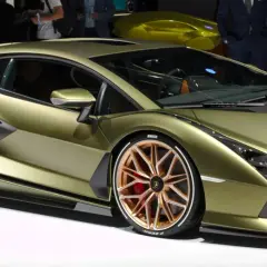 Lamborghini Sian ile kosztuje? Zaskakująca cena w złotych i dolarach