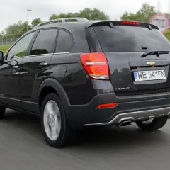 Chevrolet Captiva 2.2 diesel na drodze. Ten silnik zapewnia moc i oszczędność.