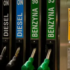 Jaki kolor ma diesel i co mówi o jego jakości? Sprawdź teraz