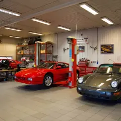 Ferrari czy Porsche: Który samochód sportowy wybrać i dlaczego?