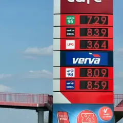 Cennik stacji paliw: ile kosztuje paliwo do diesla? Diesel 8,39 zł, benzyna 95 7,29 zł, LPG 3,64 zł.