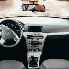 Ile pali Opel Astra 1.6 benzyna? Rzeczywiste spalanie i koszty użytkowania