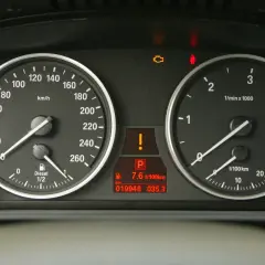 Jak skasować serwis BMW E60 - proste kroki, które musisz znać
