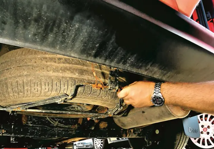 Gdzie jest koło zapasowe w Fiat Doblo? Oto co musisz wiedzieć