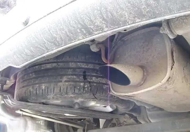 Gdzie dokładnie jest koło zapasowe w VW Caddy? Sprawdź lokalizację i uniknij problemów!