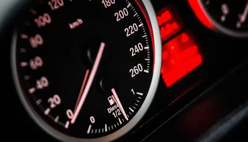 Przekroczenie prędkości o 27 km – jaki mandat i jak go uniknąć