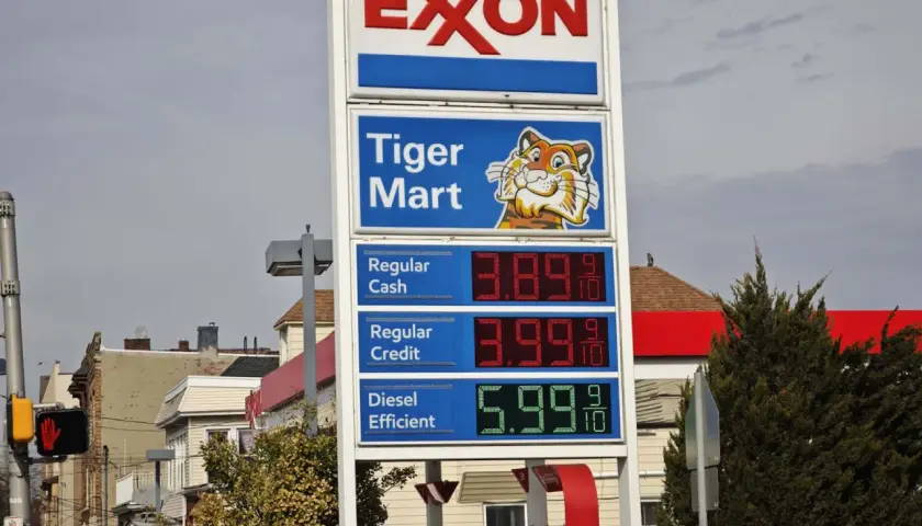 Cena litra diesla w USA na stacji Exxon to 5.99$.