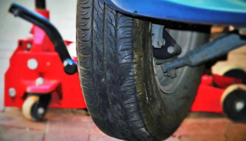 Jak zdjąć koło zapasowe Iveco Daily - uniknij problemów na drodze