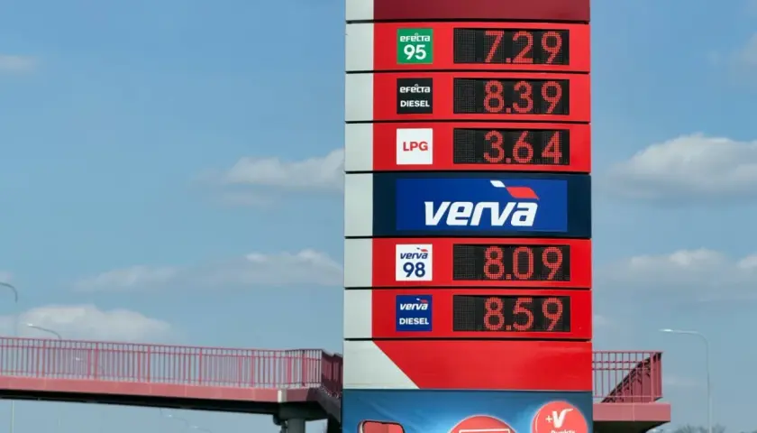 Cennik stacji paliw: ile kosztuje paliwo do diesla? Diesel 8,39 zł, benzyna 95 7,29 zł, LPG 3,64 zł.