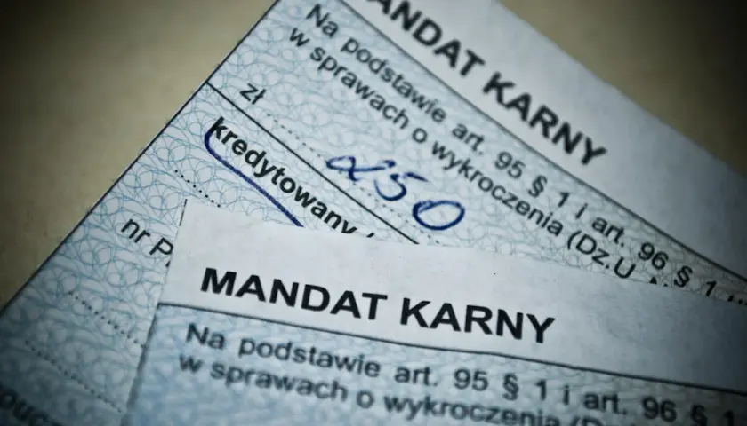 Co to jest mandat karny i jakie są jego konsekwencje?