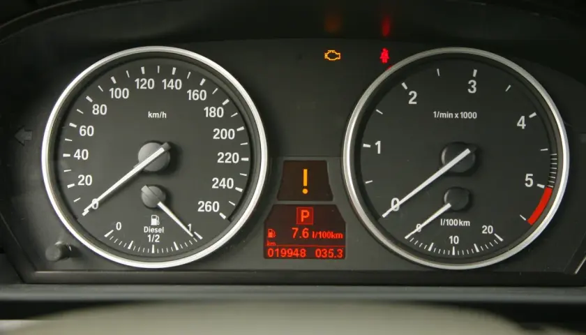 Jak skasować serwis BMW E60 - proste kroki, które musisz znać