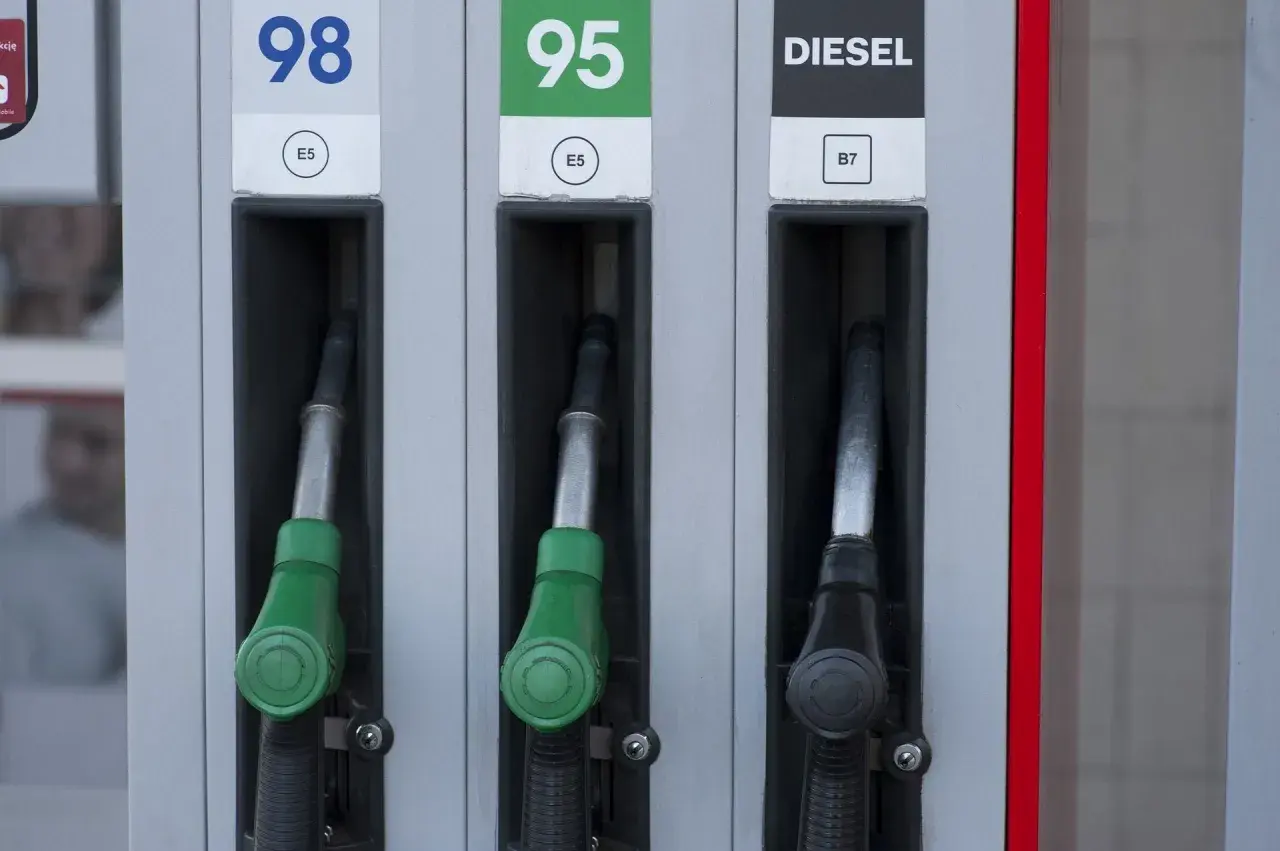 Czym się różni diesel od benzyny? Kluczowe różnice, które musisz znać