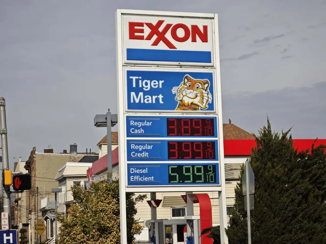 Cena litra diesla w USA na stacji Exxon to 5.99$.