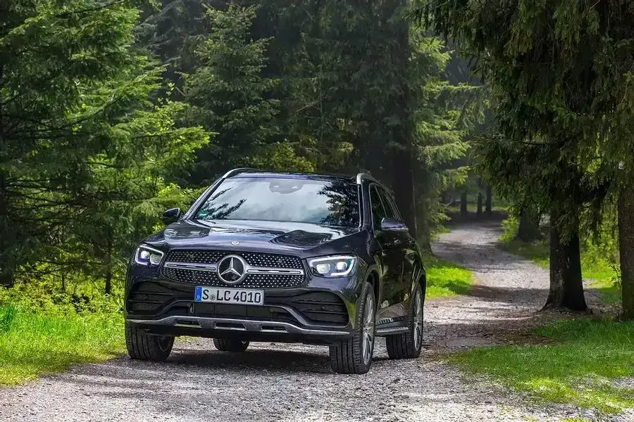 Mercedes GLC benzyna czy diesel - co wybrać dla oszczędności?