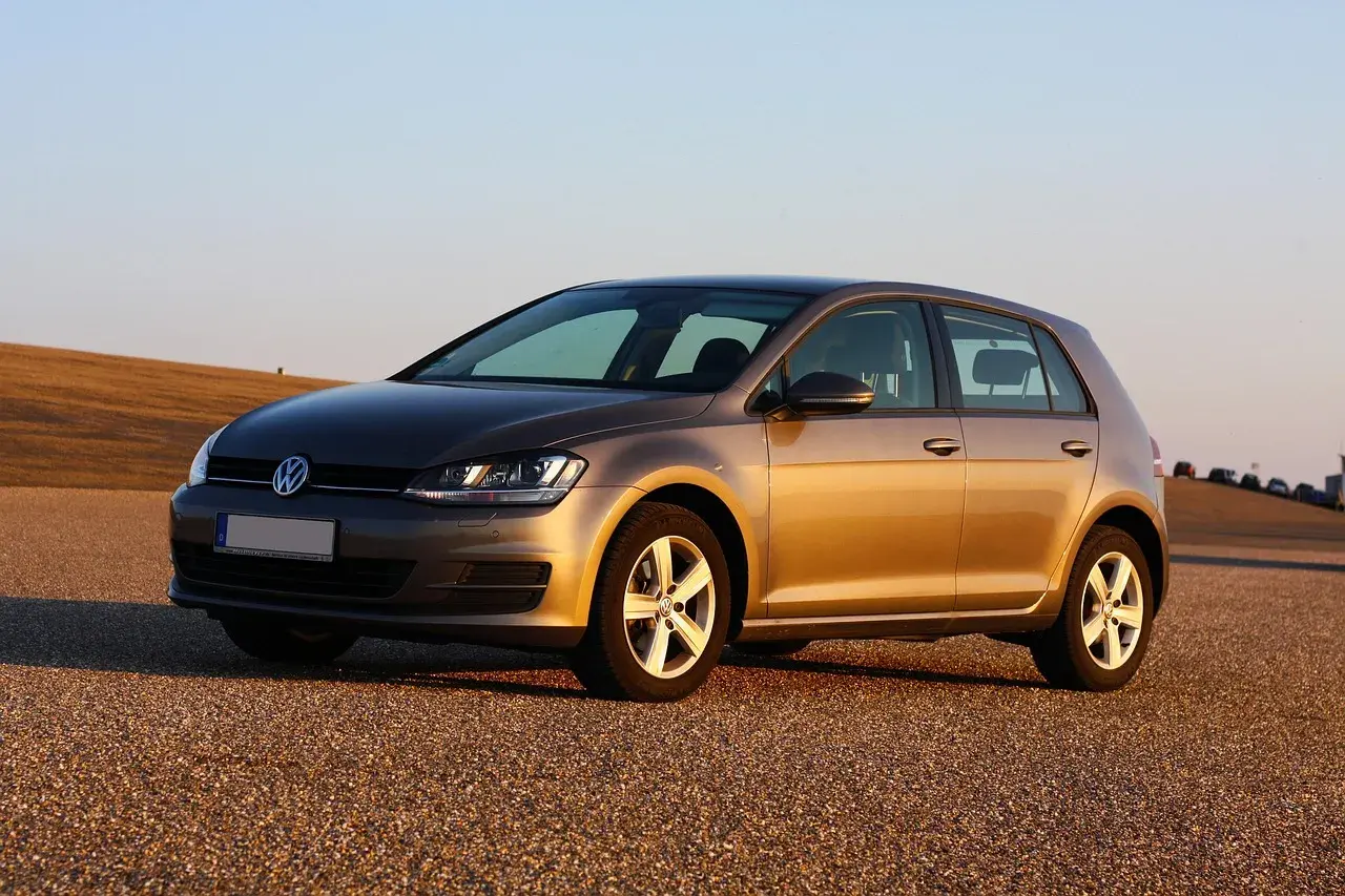 Dlaczego ogłoszenia sprzedaży samochodów VW Golf 6 cieszą się dużym zainteresowaniem?