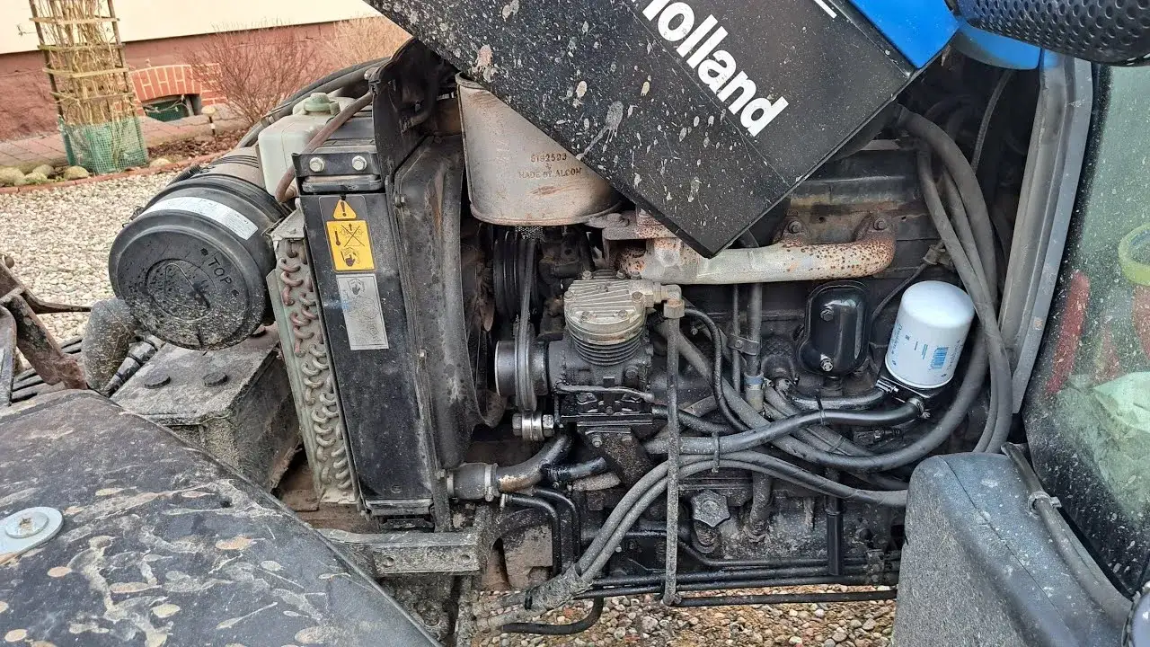 Zdjęcie Ile oleju do silnika New Holland? Sprawdź, aby uniknąć kosztów