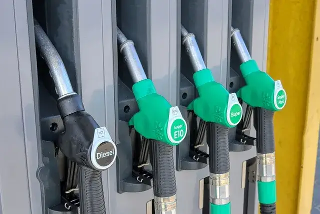 Zdjęcie Jak długo można przechowywać benzynę, aby uniknąć jej degradacji?